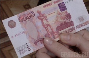 Жительница Бежицы пыталась сбыть в магазине фальшивку