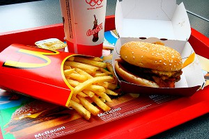 От McDonald`s требуют 100 тысяч за ноготь От McDonald`s требуют 100 тысяч за ноготь