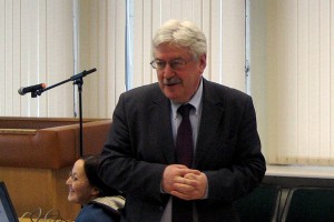 Экс-директору ИНИОНа вменили халатность Экс-директору ИНИОНа вменили халатность