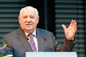 Горбачев заявил о давлении США на Меркель Горбачев заявил о давлении США на Меркель