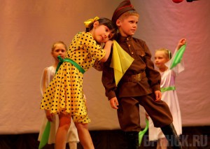 Дошколята показали на сцене «победные» номера