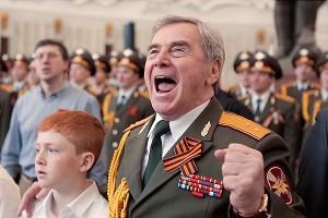 Полицейские спели "День Победы" в музее Полицейские спели "День Победы" в музее