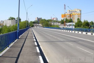 На Малыгинском мосту в Брянске потрескался тротуар