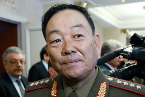 Уснувшего на параде министра казнили в КНДР Уснувшего на параде министра казнили в КНДР