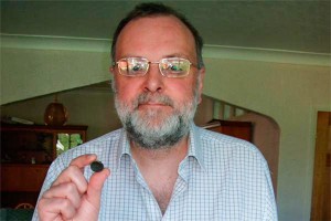 Британец 44 года жил с игрушкой в носу Британец 44 года жил с игрушкой в носу