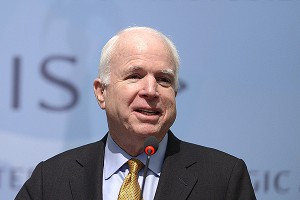 Маккейн дал Порошенко от ворот поворот Маккейн дал Порошенко от ворот поворот