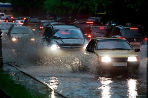 Дождь парализовал Москву Дождь парализовал Москву