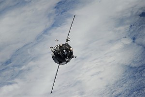 "Прогресс" помешал коррекции орбиты МКС "Прогресс" помешал коррекции орбиты МКС