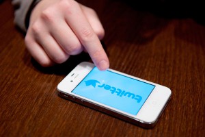 Мужчина послал SOS из туалета через Twitter Мужчина послал SOS из туалета через Twitter