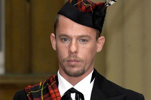 На фунты стерлингов предложили поместить гея На фунты стерлингов предложили поместить гея