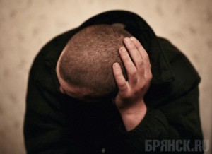 Житель Брянска умыкнул из машины приятеля 30 тысяч рублей