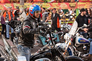 Байкеры объявили войну полицейским Байкеры объявили войну полицейским