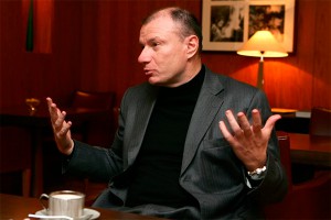 Минфин требует от Потанина 3,4 млрд рублей Минфин требует от Потанина 3,4 млрд рублей