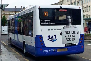 Секс-реклама автобусов возбудила феминисток Секс-реклама автобусов возбудила феминисток