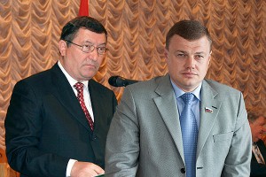 Губернатор-"долгожитель" отправлен в отставку Губернатор-"долгожитель" отправлен в отставку