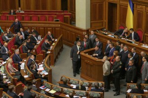 Вооруженные люди заняли "Укрнафту" Вооруженные люди заняли "Укрнафту"