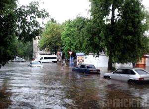 27 мая город Брянск ушел под воду Фото: vk.com