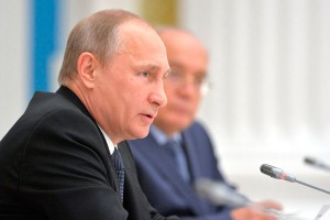 Путин обязал чиновников сдавать подарки Путин обязал чиновников сдавать подарки