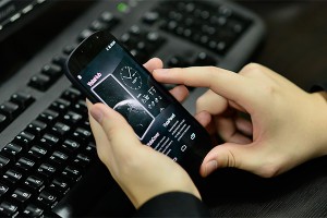 Цены на YotaPhone 2 неожиданно рухнули Цены на YotaPhone 2 неожиданно рухнули