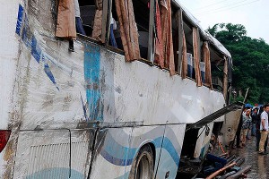 Почему перевернулся автобус с россиянами Почему перевернулся автобус с россиянами