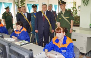 На химическом заводе в Почепе побывал Николай Овсиенко