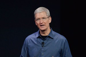 Тим Кук: Facebook и Google вас продают Тим Кук: Facebook и Google вас продают