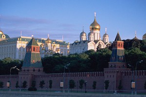 Кремль напомнил о праве применить силу Кремль напомнил о праве применить силу