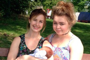 Британка стала бабушкой в 33 года Британка стала бабушкой в 33 года