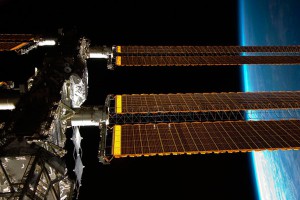 ЦУП ждет столкновения МКС с мусором ЦУП ждет столкновения МКС с мусором