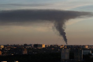 Огонь под Киевом добрался до складов с оружием Огонь под Киевом добрался до складов с оружием