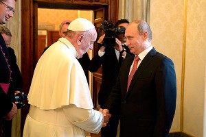 Папа вручил Путину медаль с миротворцем Папа вручил Путину медаль с миротворцем