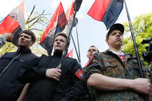 "Правый сектор" захватил офис коммунистов "Правый сектор" захватил офис коммунистов