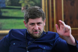 Кадыров метнул баранью ногу Кадыров метнул баранью ногу