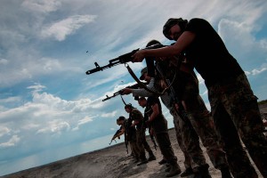 Бойцы украинского "Торнадо" захватили школу Бойцы украинского "Торнадо" захватили школу