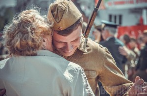 «Победный» фотоконкурс выиграла Ольга Охлупина Ольга Охлупина. «Тот цветущий и поющий яркий май»