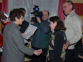 Пять мам получили сертификаты на материнский капитал Фото пресс-службы администрации Брянской области