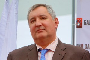 Рогозин посмеялся над клоунскими берцами ВСУ Рогозин посмеялся над клоунскими берцами ВСУ