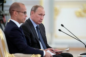 Путин обвинил ОЗПП в работе на иностранцев Путин обвинил ОЗПП в работе на иностранцев