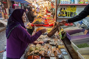 Мусульманкам закрыли магазин в будни Мусульманкам закрыли магазин в будни
