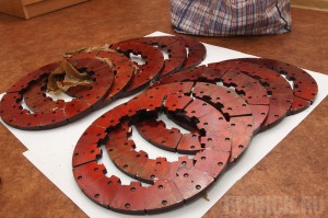 Таможенники нашли 10 дисков для самолета «МиГ-21»