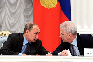 Путин обвинил иностранцев в утечке молодежи Путин обвинил иностранцев в утечке молодежи