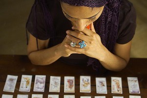 В Москве гадалки обобрали школьницу на 3 млн В Москве гадалки обобрали школьницу на 3 млн