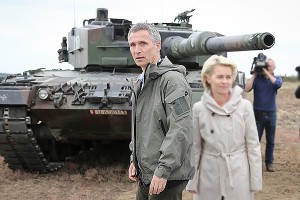 НАТО снова смотрит на Россию как на угрозу НАТО снова смотрит на Россию как на угрозу