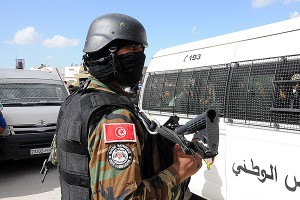 На пляже в Тунисе расстреляли туристов На пляже в Тунисе расстреляли туристов