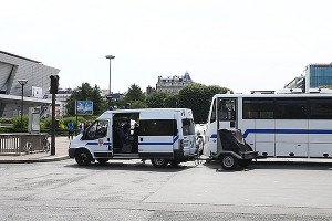 Французский террорист обезглавил начальника Французский террорист обезглавил начальника