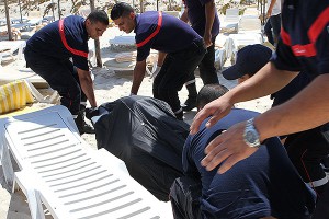 Расстрел туристов в Тунисе попал на видео Расстрел туристов в Тунисе попал на видео