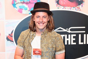 Сын Саркози закрутил роман с дагестанкой Сын Саркози закрутил роман с дагестанкой