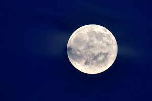 Россияне увидят голубую Луну Россияне увидят голубую Луну