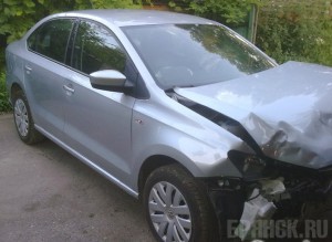 Трое мужчин попали в ДТП на угнанной иномарке