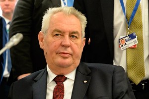 Президент Чехии сравнил США с бронтозаврами Президент Чехии сравнил США с бронтозаврами